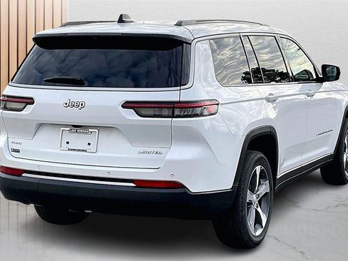 New 2026 Jeep Grand Cherokee L Limited w/ Luxury Tech Group II AWD/4WD image 9