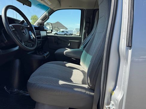 Used 2016 GMC Savana 3500 LT w/ LT Preferred Equipment Group RWD image 16