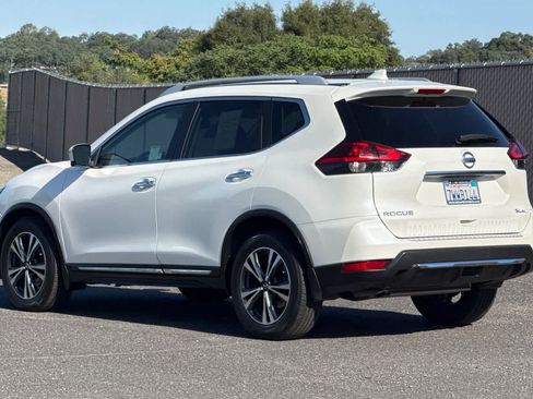 Used 2017 Nissan Rogue SL w/ SL Premium Package AWD/4WD image 5