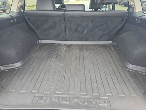 Used 2013 Subaru Outback 2.5i Limited w/ Popular Pkg 3 AWD/4WD image 14