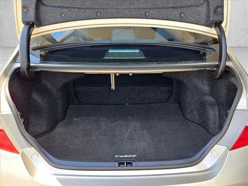 Used 2015 Toyota Camry XLE FWD image 19