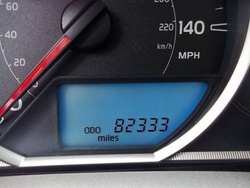 Used 2013 Toyota RAV4 XLE AWD/4WD image 7