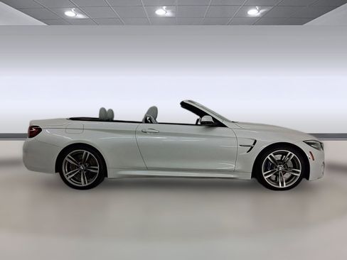 Used 2020 BMW M4 Convertible w/ Executive Package image 8