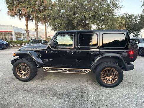 Used 2022 Jeep Wrangler Unlimited Rubicon w/ Dual Top Group AWD/4WD image 2