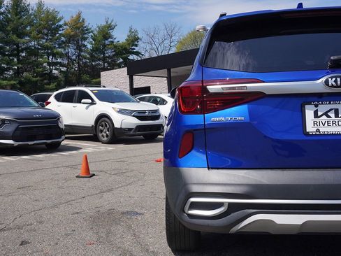 Used 2021 Kia Seltos S AWD/4WD image 15