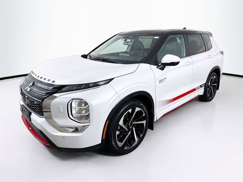 Used 2024 Mitsubishi Outlander Ralliart image 3