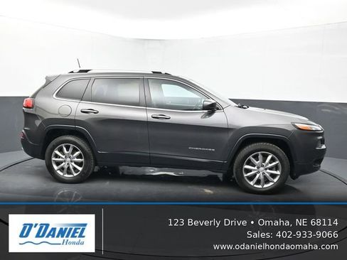 Used 2018 Jeep Cherokee Limited image 6