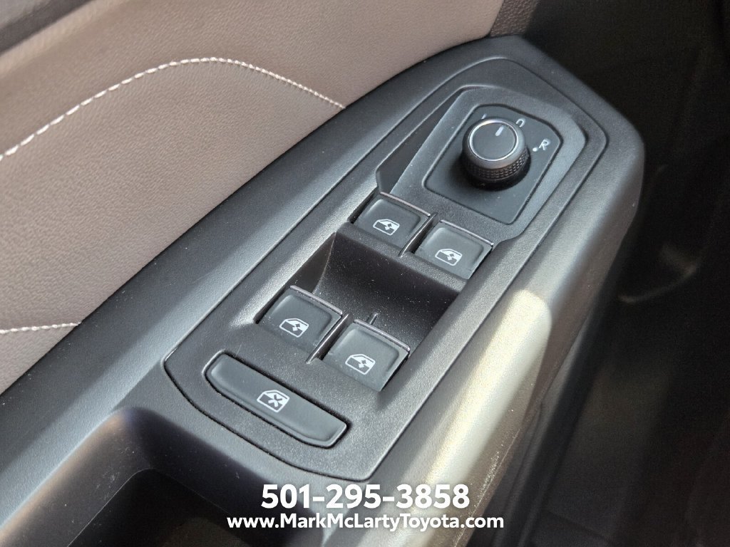 Used 2023 Volkswagen Atlas Cross Sport SEL R-Line AWD/4WD image 25
