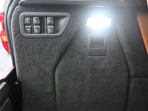 Used 2021 BMW X7 xDrive40i image 25