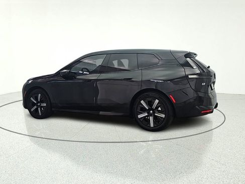 Used 2023 BMW iX xDrive50 w/ Sport Package AWD/4WD image 5