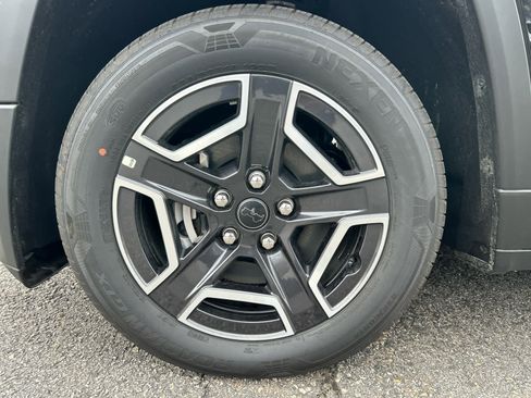 New 2026 Jeep Cherokee Limited AWD/4WD image 13