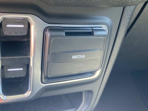 Used 2025 Jeep Gladiator Sport AWD/4WD image 32
