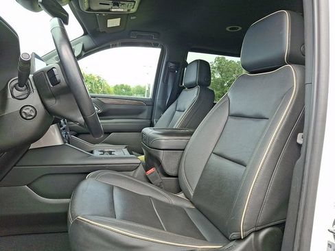 Used 2023 Chevrolet Suburban Premier RWD image 11