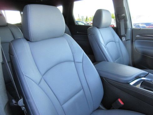 Used 2024 Buick Enclave Premium w/ Experience Buick Package image 40