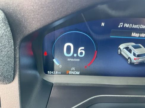 Used 2025 Ford Explorer ST image 12