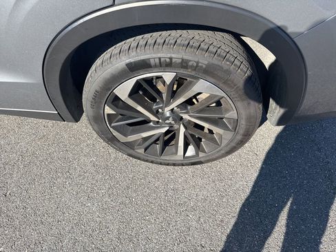 Used 2024 Mitsubishi Outlander SE image 11