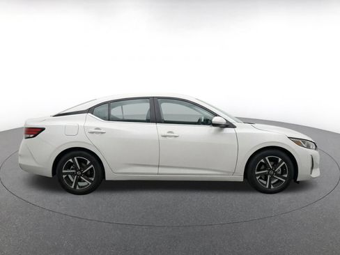 Used 2025 Nissan Sentra SV FWD image 10