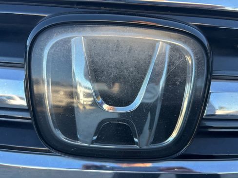 Used 2017 Honda Pilot Touring image 11