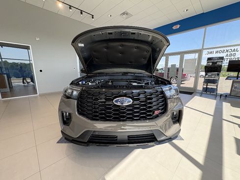 New 2026 Ford Explorer ST AWD/4WD image 8