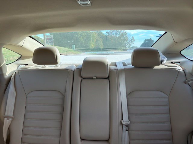 Used 2014 Ford Fusion SE w/ Equipment Group 202A FWD image 15