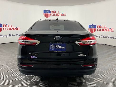 Used 2019 Ford Fusion SE FWD image 4