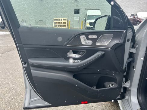 Used 2024 Mercedes-Benz GLE 450 4MATIC image 11