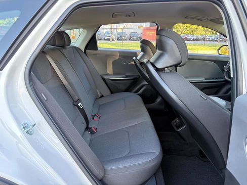Used 2025 Kia K4 FWD image 25