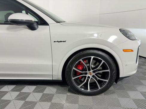 Used 2026 Porsche Cayenne S image 12