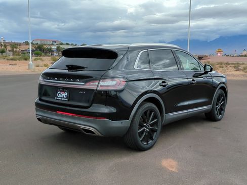 Used 2020 Lincoln Nautilus Reserve FWD image 3