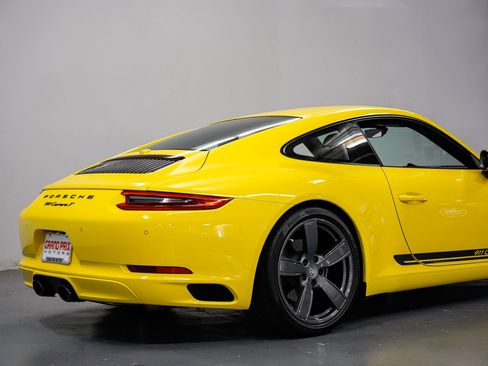 Used 2018 Porsche 911 Carrera T RWD image 36