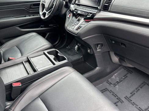 Used 2025 Honda Odyssey Sport-L image 16