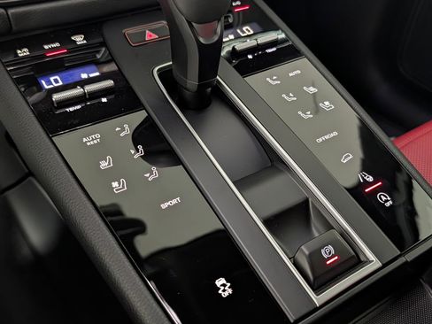 New 2026 Porsche Macan AWD/4WD image 34