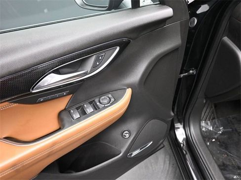 Used 2021 Buick Envision Essence w/ Technology Package I image 14