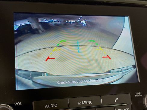 Used 2024 Nissan Frontier SL w/ Technology Package image 14