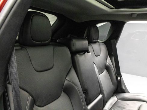 Used 2021 Jeep Cherokee Limited image 36