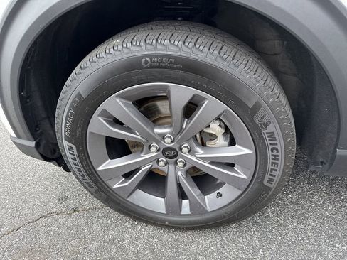 Used 2025 Ford Explorer Active w/ Active Comfort Package AWD/4WD image 11