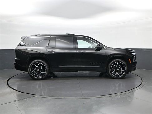 Certified 2025 Chevrolet Traverse High Country w/ LPO, Floor Liner Package image 4