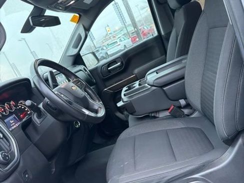 Used 2022 Chevrolet Silverado 1500 LT image 12