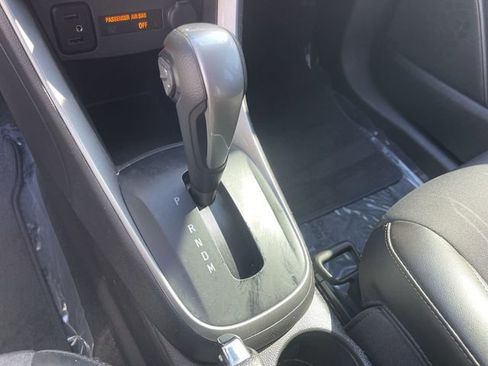 Used 2022 Chevrolet Trax LT w/ Redline Edition image 22