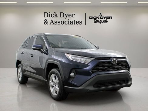 Used 2020 Toyota RAV4 XLE w/ Convenience Package image 1