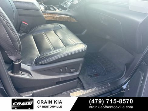 Used 2015 GMC Yukon Denali w/ Premium Package AWD/4WD image 29