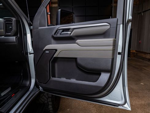 Used 2026 Chevrolet Silverado 2500 ZR2 w/ LPO, Dark Essentials Package image 37