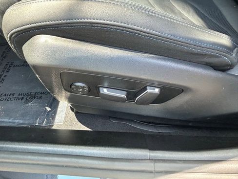 Used 2025 BMW 530i RWD image 19