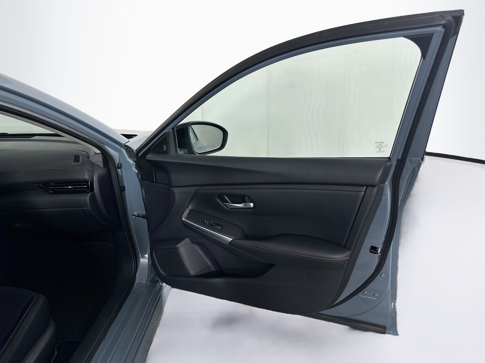 Used 2025 Nissan Sentra SR FWD image 29