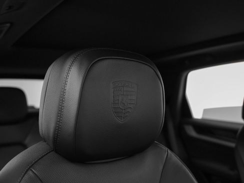 Used 2026 Porsche Cayenne AWD/4WD image 21