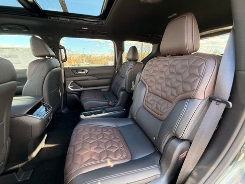 New 2026 Nissan Armada Platinum image 15