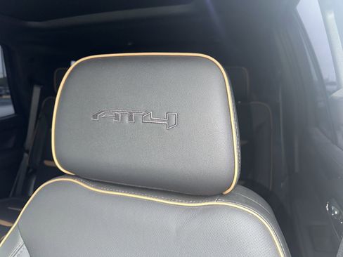 Used 2023 GMC Yukon AT4 AWD/4WD image 11