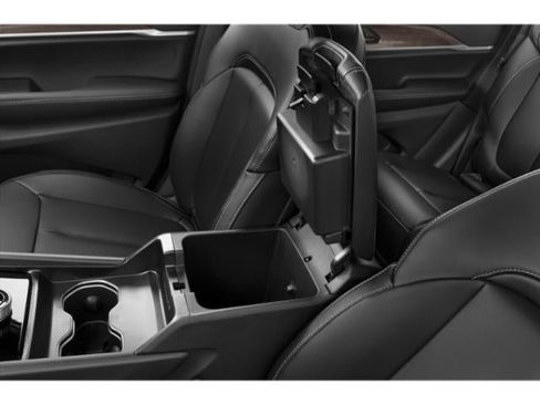 New 2027 Jeep Grand Cherokee Limited AWD/4WD image 14