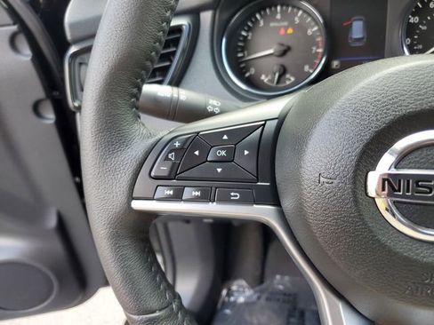 Used 2019 Nissan Rogue SL w/ Premium Package image 28