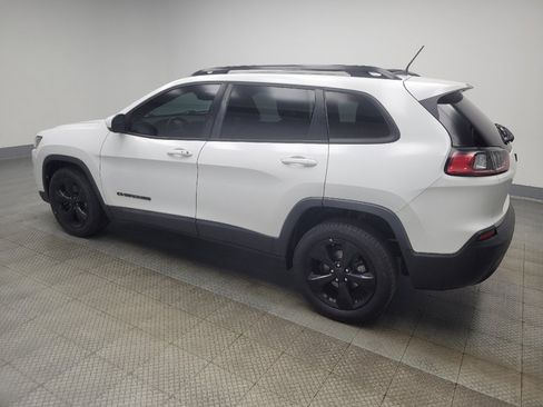 Used 2019 Jeep Cherokee Latitude Plus FWD image 3